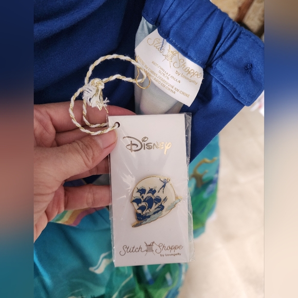 Loungefly Disney Peter Pan Neverland Shirt And Skirt Set Stitch Shoppe - Picture 10 of 13